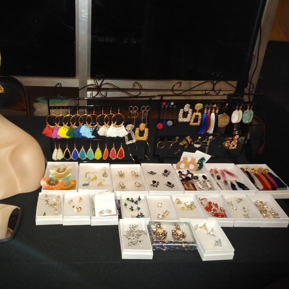 Posh Ambassador,  NJ of ✨Novelty Productions ✨ - Picture 5 of 14